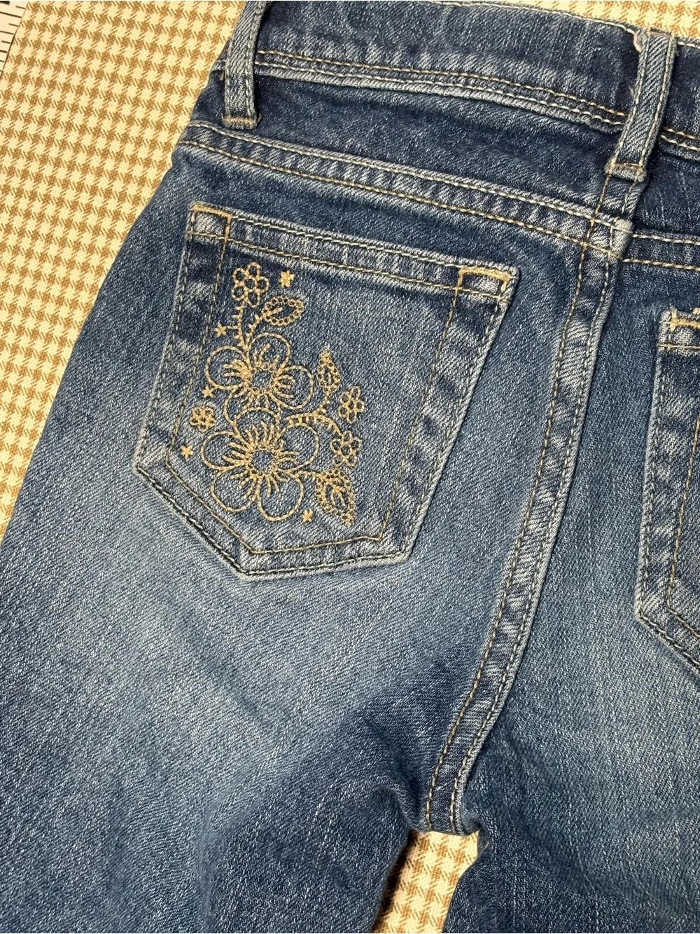 Y2K OshKosh B’gosh Girls Denim Capri Jeans Size 6 Embroidered Floral
